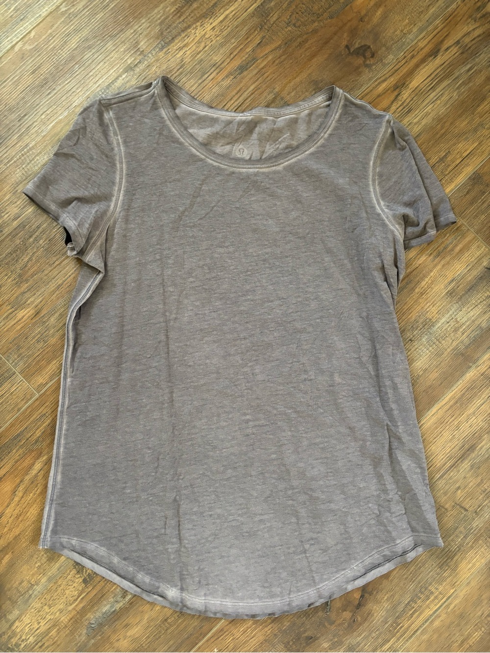 lululemon athletica Short Sleeve Scoop Neck Tee - Taupe Gray